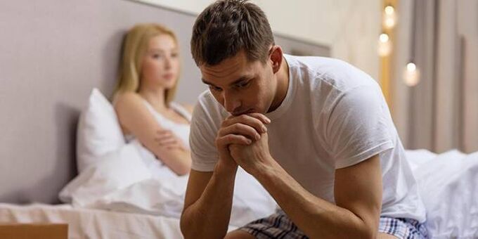 Bir erkeğin cerrahi penis büyütme sonrasında zayıf gücü var